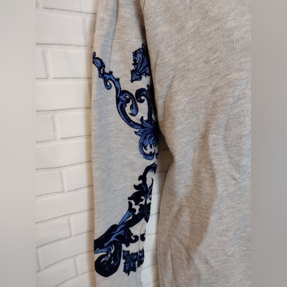 Zara Trafaluc Long Gray Blue Sleeve Scroll Sweater - Picture 5 of 10